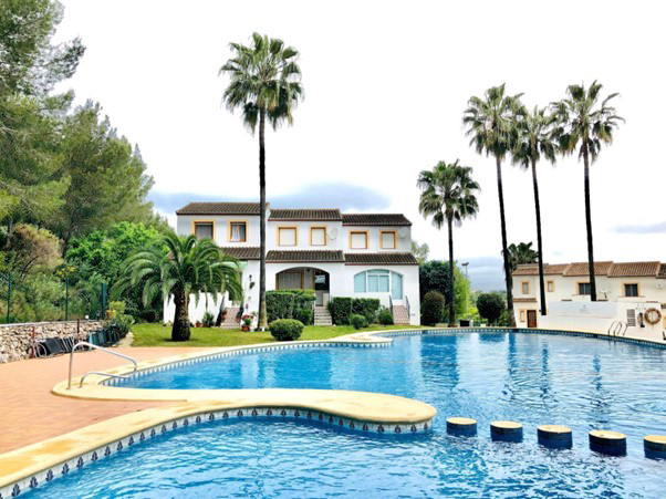 Villa for sale in Pedreguer