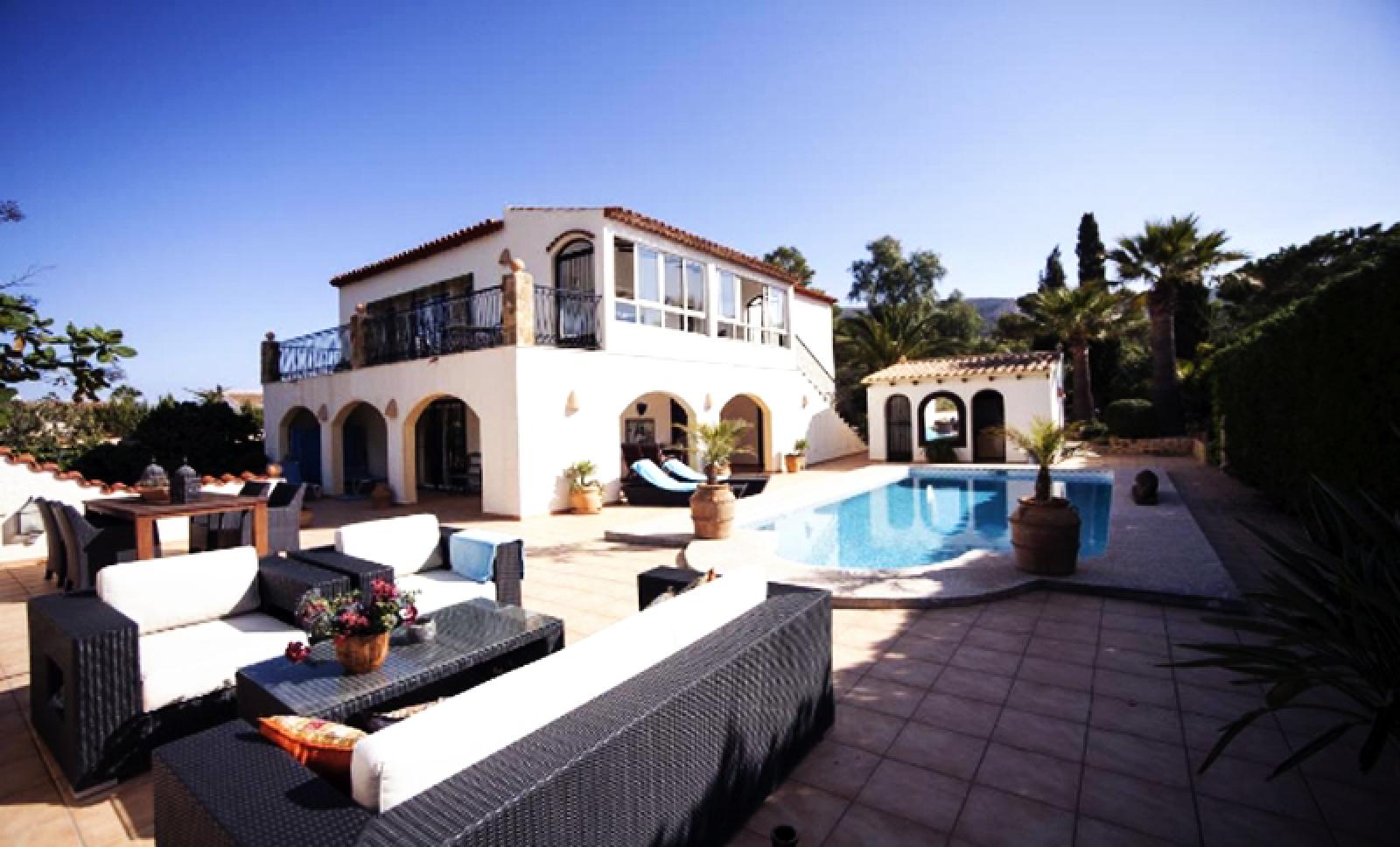 Villa for sale in Albir